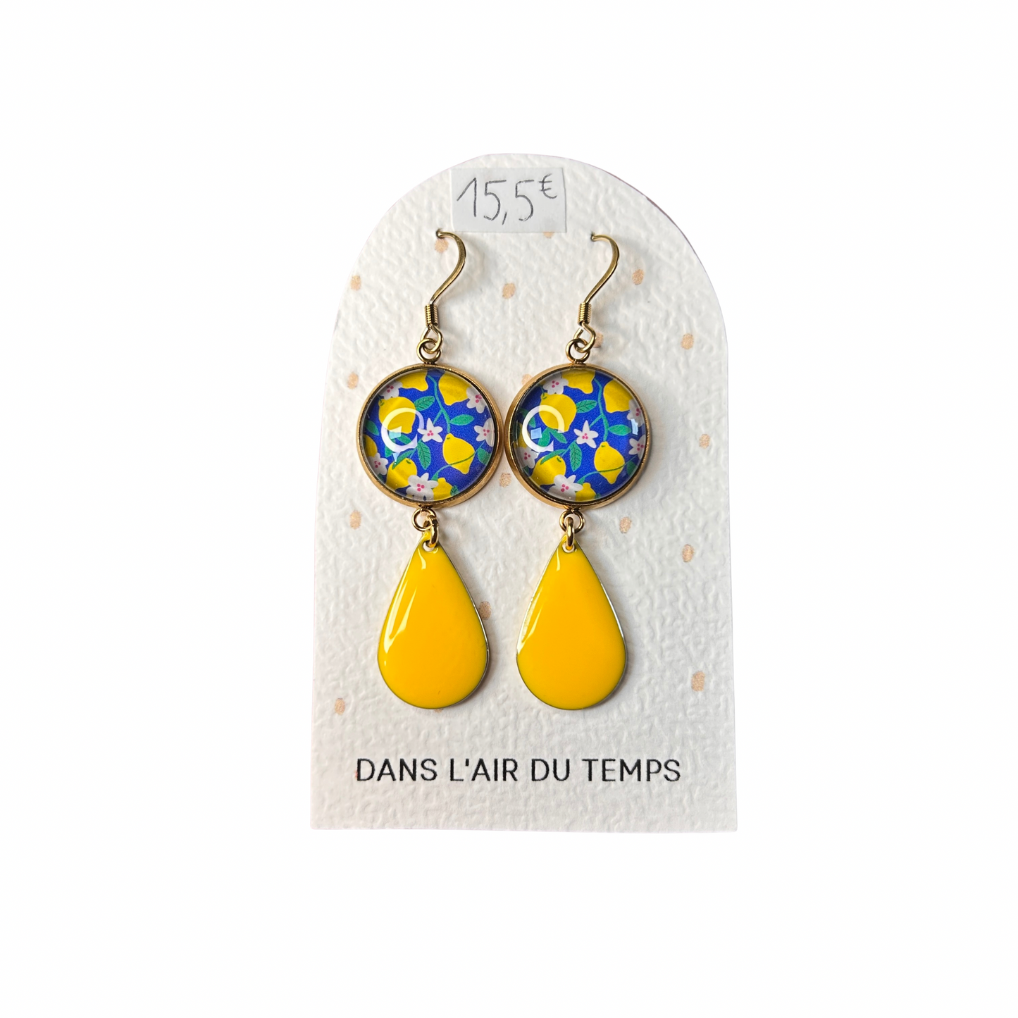 Boucles d’oreilles pendantes Dans l’air du temps