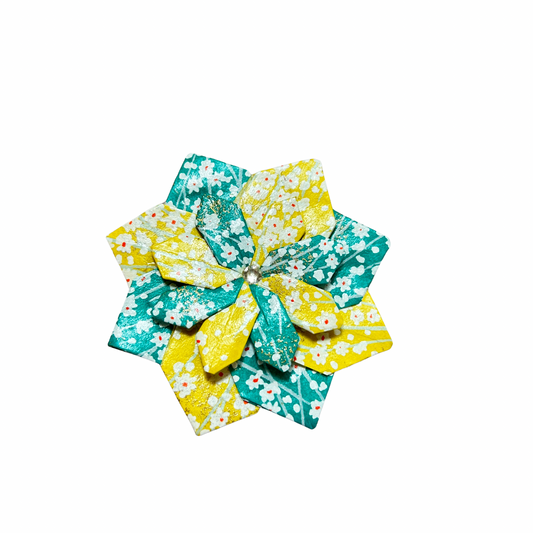 Pin’s fleur origami Mayagami création
